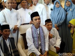 Salat Jumat di Masjid Ini Dijubeli Jemaah gegara UAS yang Isi Khotbah