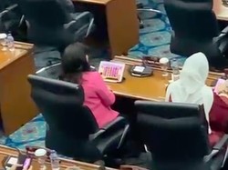 Viral Anggota DPRD DKI Main Game saat Rapat, Diduga Buka Judi Slot