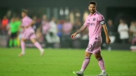 Perbandingan Debut Messi dan Ronaldo, Siapa Lebih Memikat?