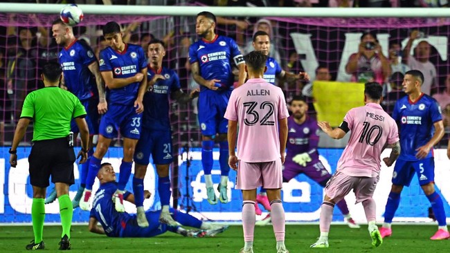 Debut Lionel Messi bersama Inter Miami berakhir manis dengan mencetak gol kemenangan atas Cruz Azul pada pertandingan Leagues Cup 2023.