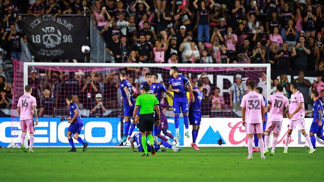 Lionel Messi mengaku beruntung bisa mencetak gol kemenangan Inter Miami saat melawan Cruz Azul pada penampilan debut di Stadion DVR PNK.