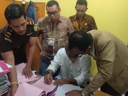 Tersangka Kasus Bank Jambi Dibebaskan, Langsung Ditahan Lagi Pasal TPPU