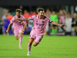 3 Gol Debut Messi di 3 Tim: Sepakan Chip, Satu-dua, Free Kick