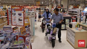 FOTO: Berburu Diskon di Transmart Full Day Sale Kota Kasablanka