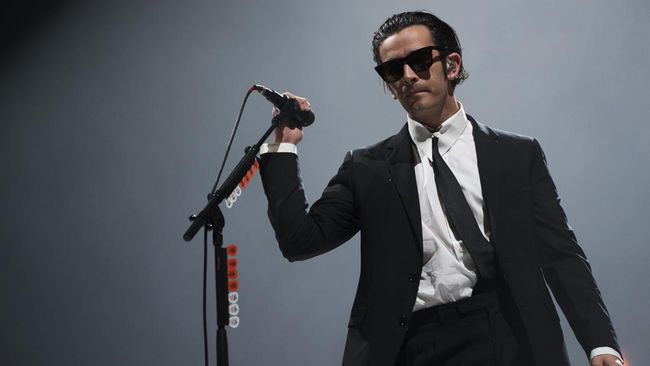 Matty Healy kembali buka suara mengenai aksi ciuman yang memicu kontroversi saat The 1975 menjadi headliner Good Vibes Festival 2023 di Malaysia.