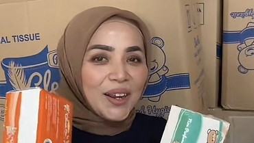img-title Respons Muzdalifah soal Jualan Tisu Diduga karena Bangkrut