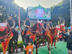 Polisi Berkuda Jadi Primadona Warga di CFD Bundaran HI