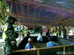 Pejudi Sabung Ayam di Karawang Kocar-kacir Dikepung Tentara