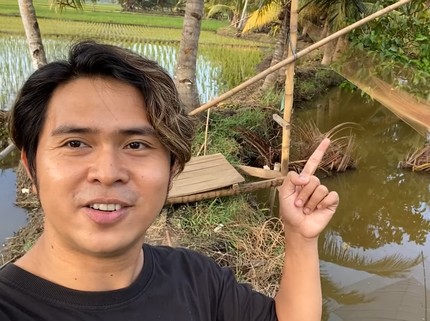 Viral di AGT, Ini 7 Potret Real Life Cakra Khan, Nyapu, Masak & Manggul Belanjaan
