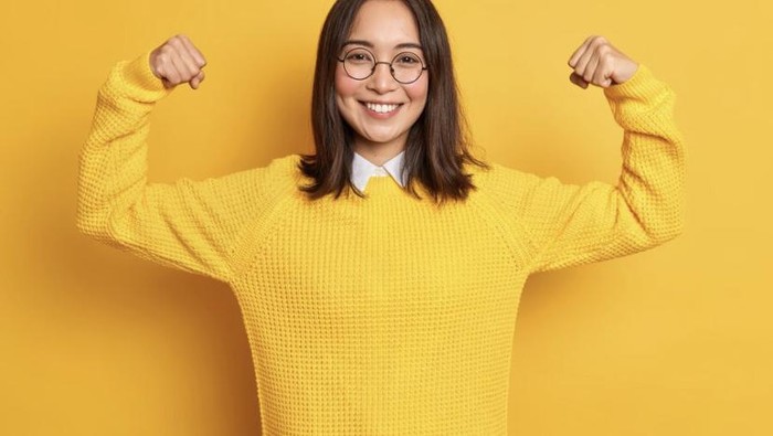 6 Cara Sederhana Untukmu Terlihat Lebih Percaya Diri dan Berkarakter di Depan Banyak Orang