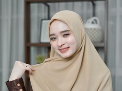 Gaya Hijab Inara Rusli Jadi Tren Hijabers, Ini Items Fashion Wajibnya