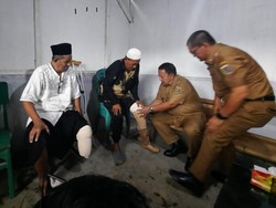 Gubernur Lampung Beri Bantuan Kaki Palsu untuk 2 Penyandang Disabilitas