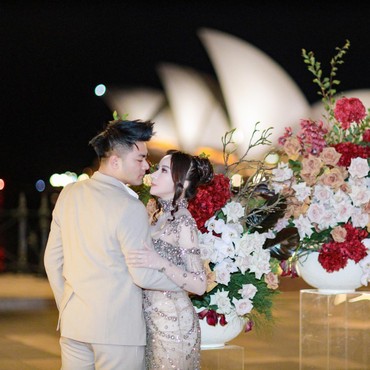 Tak Hanya Dinner Romantis, Guntur Triyoga Beri Kado Spesial untuk Sang Istri