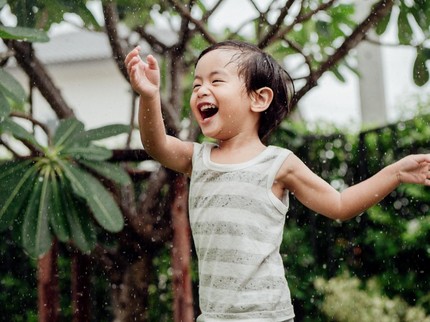 4 Dampak Bermain di Luar Ruangan untuk Anak, Bisakah Kurangi Risiko Rabun Jauh?