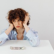 5 Kebiasaan Mengatur Keuangan yang Bisa Membuatmu Susah Kaya Raya, Catat!