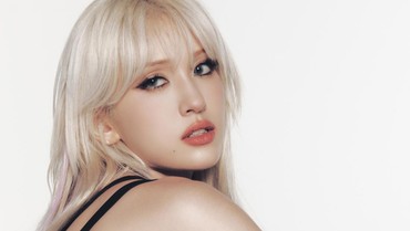 Reaksi Jeon Somi Usai Kariernya Disebut Stuck di Bawah The Black Label