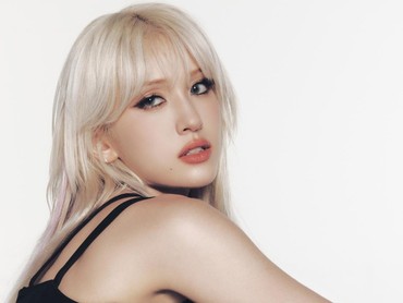 img-title Reaksi Jeon Somi Usai Kariernya Disebut Stuck di Bawah The Black Label