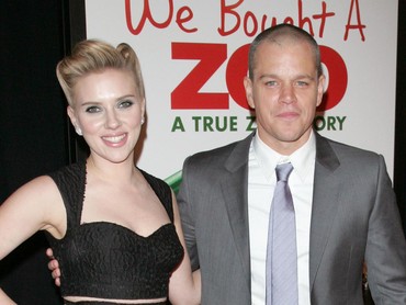 Matt Damon Cerita Ciuman dengan Scarlett Johansson: Napasnya Bau Bawang