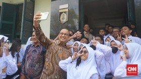 Anies Napak Tilas ke SMPN 5, Sekolah Masa Kecil di Yogya