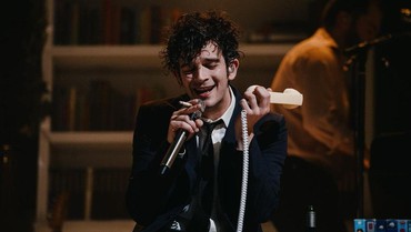img-title Sempat Bikin Kontroversi, The 1975 Umumkan Hiatus Sementara