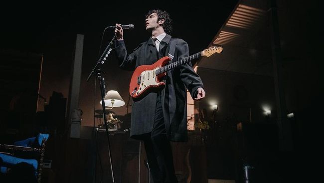 Lirik Lagu About You - 1975