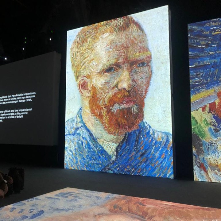<p>Pameran Van Gogh Alive Jakarta mengundang pencinta seni untuk menjelajahi mahakarya Van Gogh lebih jauh, Bunda. Pameran ini dibuka mulai 7 Juli 2023 dan akan berakhir pada 9 Oktober mendatang. (Foto: Tim HaiBunda/Iin Yumiyanti)</p>