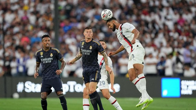 Juventus akan bertemu AC Milan dalam ajang Soccer Champions Tour, Jumat (28/7). Berikut link live streaming Juventus vs AC Milan di Trans7.