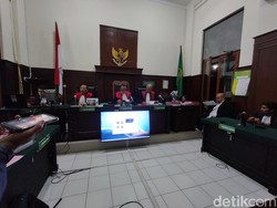 Pilu Ibu di Surabaya Dibui 5 Tahun gegara Terima Paket Ganja Anaknya