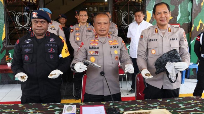 Ramdani Hidayat Dankorbrimob, Yuda Gustawan Kabaintelkam Mutasi Polri, Irjen Yuda Gustawan ditunjuk menjadi Kabaintelkam menggantikan Komjen Akhmad Wiyagus dan Irjen Ramdani Hidayat menjadi Dankorbrimob.