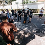 Walking Tour Jadi Favorit Banyak Orang, Simak 5 Persiapan Penting Biar Perjalanan Seru dan Nyaman!