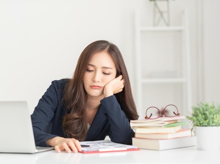 5 Zodiak Paling Suka Menunda Pekerjaan, Detik-detik Terakhir Baru Gerak!