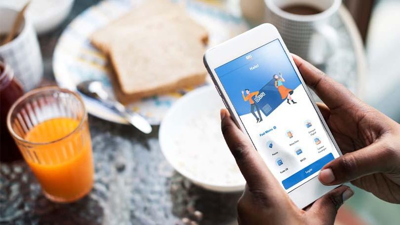 Seiring berkembangnya teknologi, aplikasi digital banking kini telah menjadi pilihan utama masyarakat dalam bertransaksi.