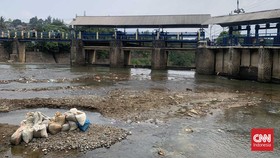 Bendung Katulampa Surut, Warga Bogor Mulai Susah Dapat Air Bersih