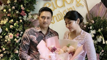 img-title Nikahi Gadis Muda, Ricky Subagja Pamer Mertua yang Seusia Dirinya