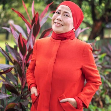 Bikin Bangga, Dewi Yull Nyanyi Pakai Bahasa Isyarat di Nikahan Pangeran Mateen