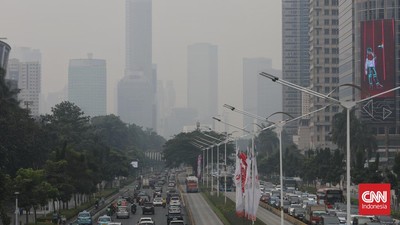 Sejumlah faktor diungkap sebagai sumber polusi di Jakarta, mulai dari PLTU hingga asap kendaraan bermotor.