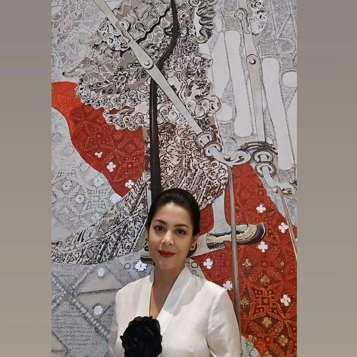 <p>Karena tak memiliki ambisi, ia menjalani hidup seberjalannya saja, Bunda. "Gue bener-bener hidup <em>slow</em> banget, ya. Gue enggak kompetitif orangnya, gue tidak ambisius, gue <em>slow</em> banget. Seumur-umur enggak punya ambisi jadi gue cuma<em> go with flow</em>,” sambungnya.</p><p></p>
