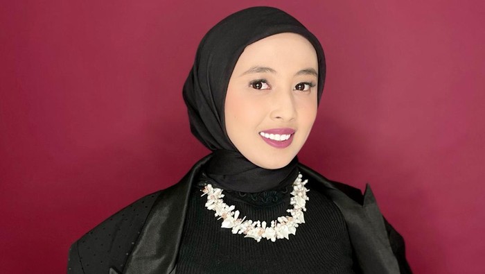 img-title Cerita Anggota B-Nation Monica Ladija Ningsih, Jadi MUA Profesional di Usia 19 Tahun