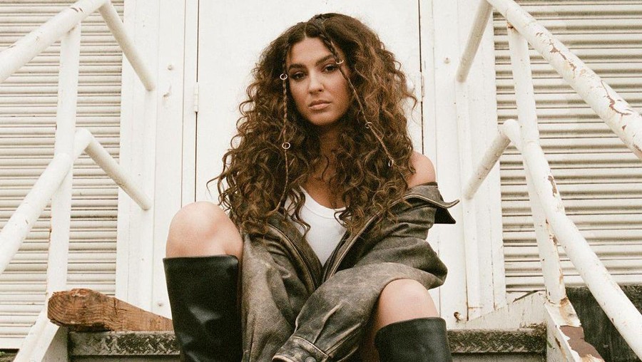 Penyanyi Tori Kelly Pingsan, Dilarikan ke RS Akibat Penggumpalan Darah Penyanyi Tori Kelly Pingsan, Dilarikan ke RS Akibat Penggumpalan Darah