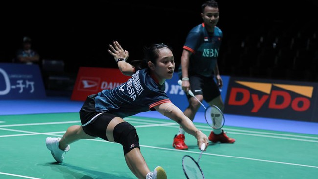 Ganda campuran Indonesia Rehan Naufal Kusharjanto/ Lisa Ayu Kusumawati kalah dari wakil Hong Kong Tang Chun Man/ Tse Ying Suet pada babak 16 besar Denmark Open.