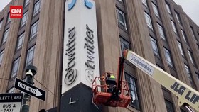 VIDEO: Detik-detik Pelengseran Papan Nama Twitter di Kantor Pusat