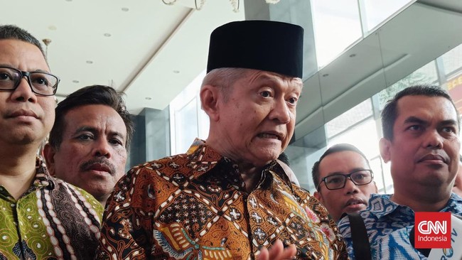 Muhammadiyah Sambut Positif soal Rencana BP Haji Jadi Kementerian Ketua PP Muhammadiyah Anwar Abbas menyambut baik rencana BP Haji menjadi setingkat kementerian melalui revisi UU Haji nan tengah dibahas di DPR.