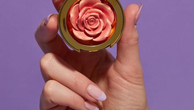 Rahasia Pipi Merona Alami: Panduan Lengkap Mengaplikasikan Blush On Agar Tampak Natural (1000 Kata)