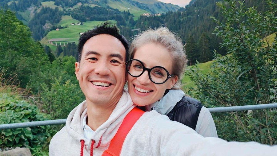 Daniel Mananta & Istri