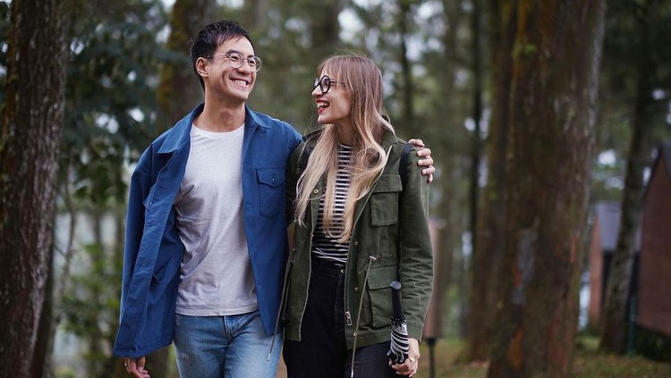 Daniel Mananta & Istri