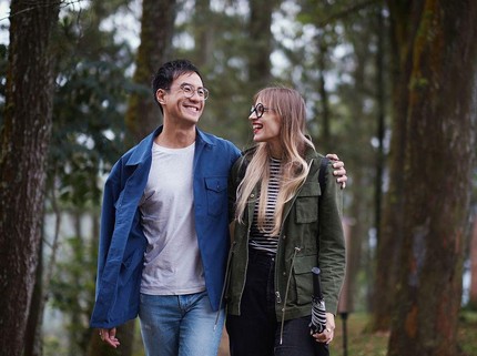 7 Potret Kemesraan VJ Daniel dan Istri Bule yang Jarang Tersorot