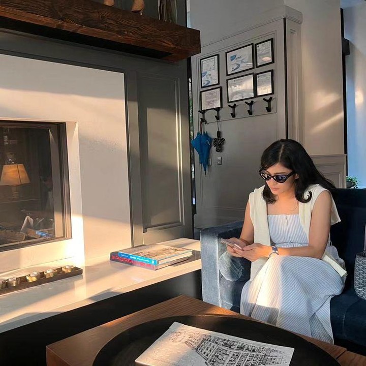 <p>Saat ini, Dian diketahui tengah liburan di Amerika Serikat bersama sang suami, Maulana Indraguna Sutowo atau yang akrab dengan sapaan Indra. (Foto: Instagram@therealdisastr)</p>
