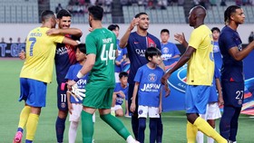 Bolos Rapat karena Tonton Ronaldo, Gubernur Jepang Didesak Mundur