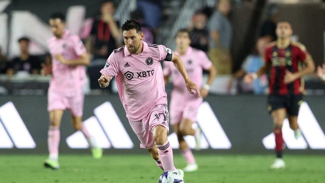 Fans Inter Miami langsung meninggalkan stadion DRV PNK begitu Lionel Messi ditarik keluar menit ke-78 viral di media sosial.