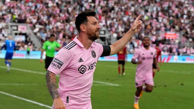Lionel Messi bak Sinterklas di Inter Miami lewat kemurahan hatinya membagi-bagikan hadiah tanpa pamrih kepada rekan setim.